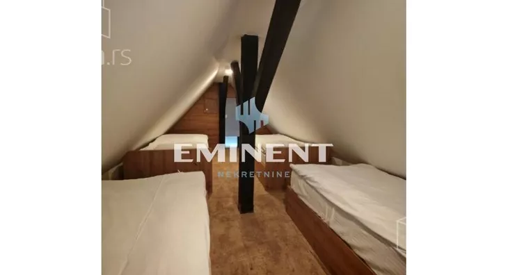 Šestosoban stan | 4zida