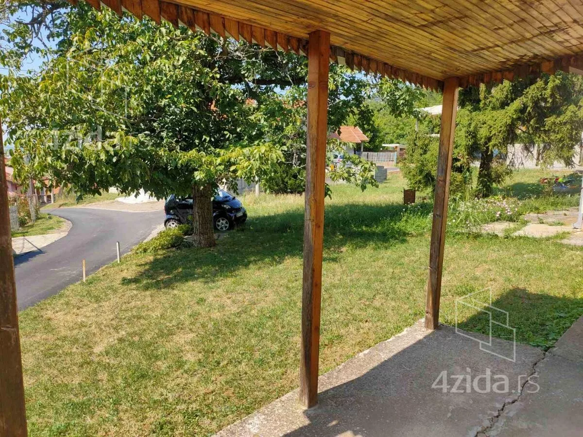 Plac | 4zida