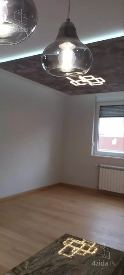 Četvoroiposoban stan | 4zida