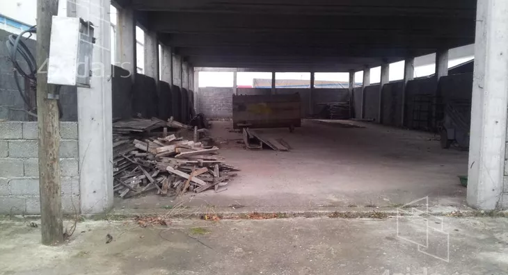 Poslovna zgrada | 4zida