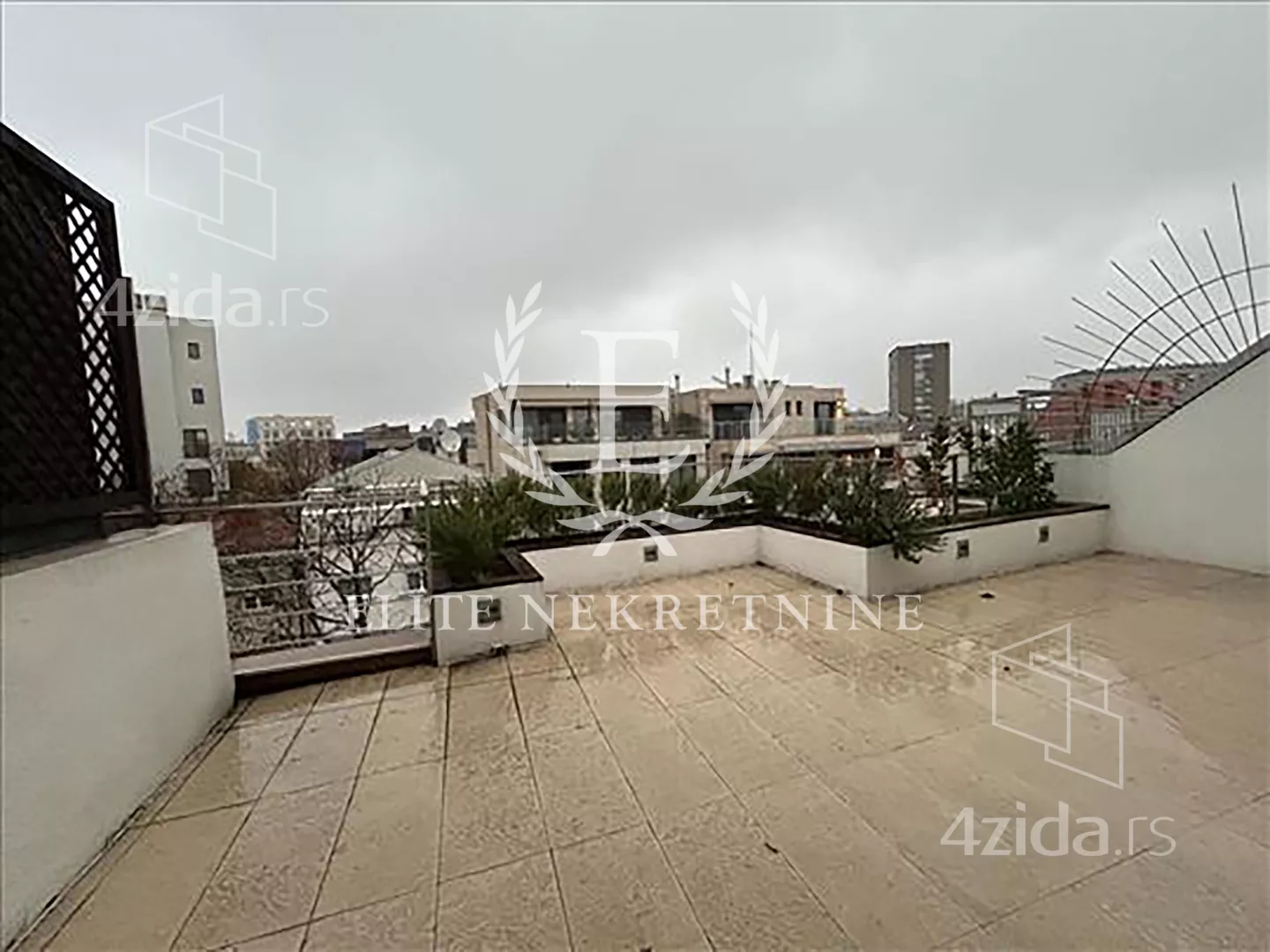 Petosoban stan | 4zida