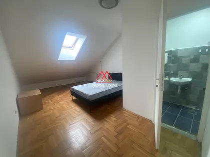 Pavla Papa | 4zida.rs