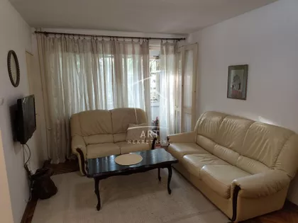 Učitelja Miloša Jankovića | 4zida.rs