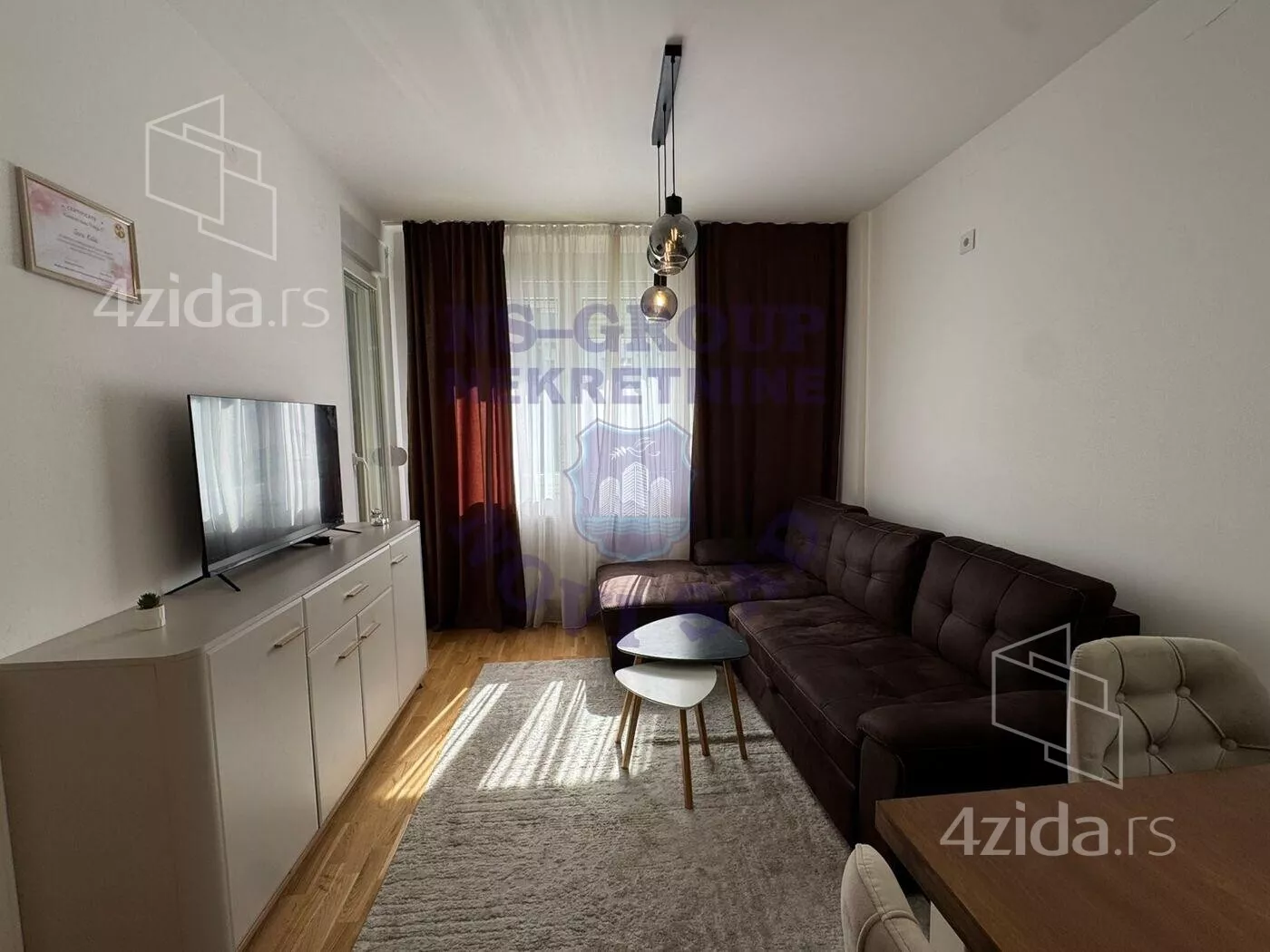 Jednoiposoban stan | 4zida