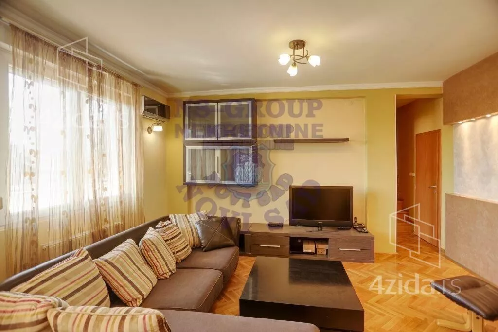 Četvoroiposoban stan | 4zida