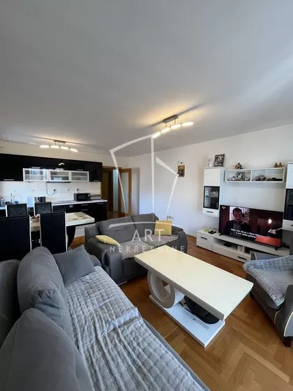 Tuzlanska | 4zida.rs