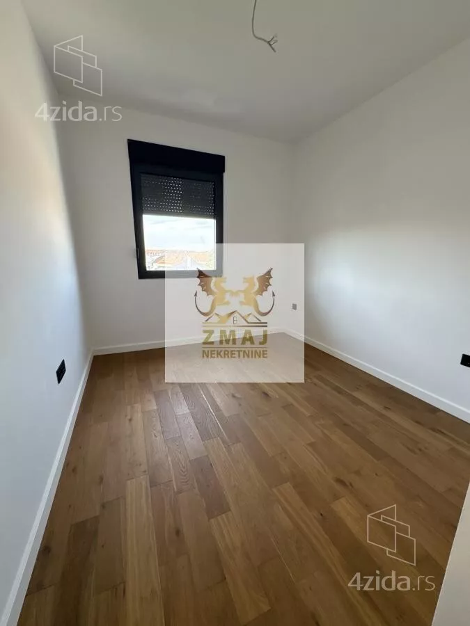 Šestosoban stan | 4zida