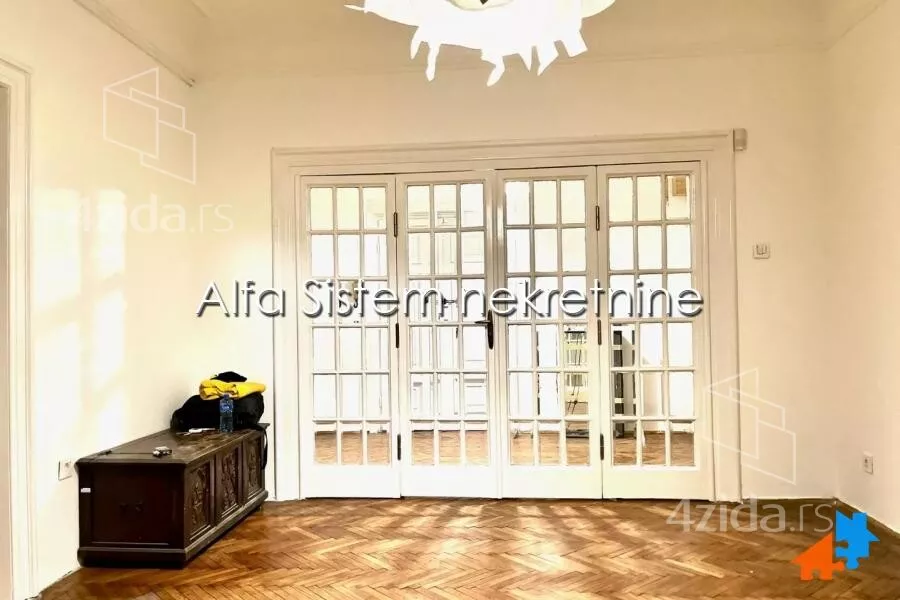 Četvoroiposoban stan | 4zida