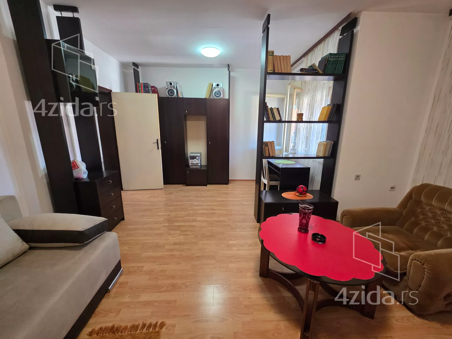 Jednoiposoban stan | 4zida