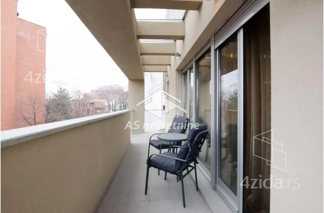 Petosoban stan | 4zida