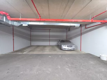 Mike Alasa | 4zida.rs