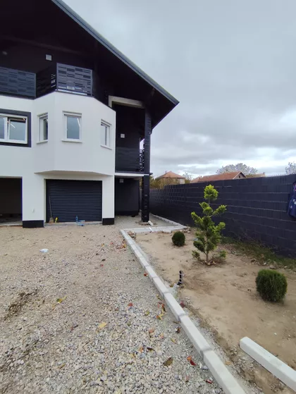 Kninska 95b | 4zida.rs