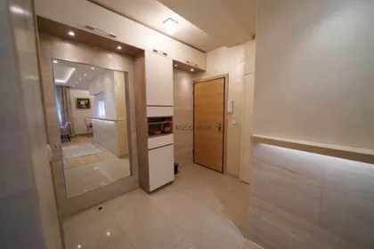 Studentski Trg | 4zida.rs