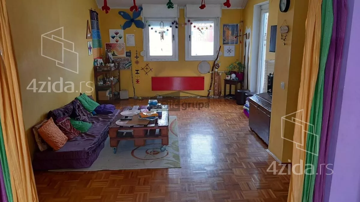 Troiposoban stan | 4zida