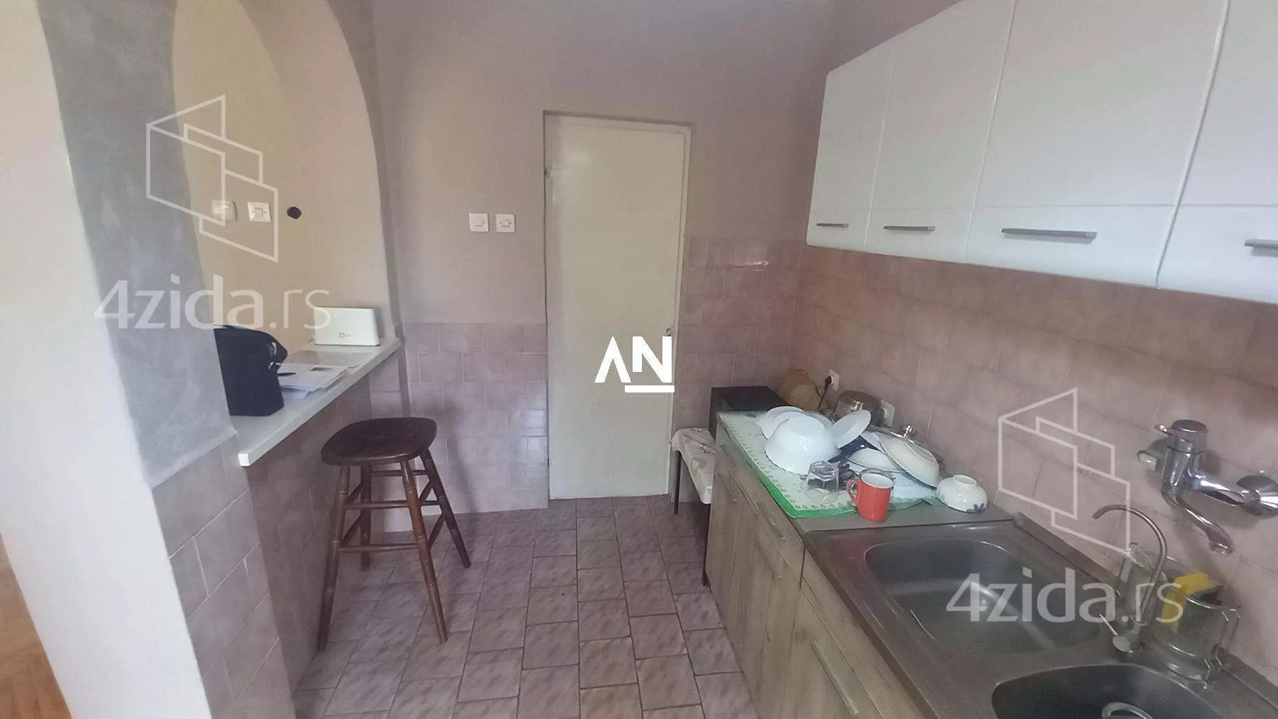 Petosoban stan | 4zida