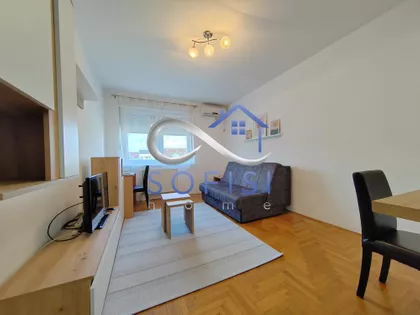 Bulevar Cara Lazara | 4zida.rs