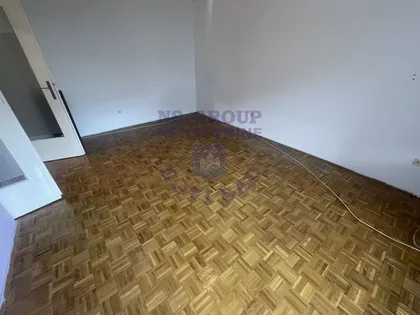 Nova 8 | 4zida.rs