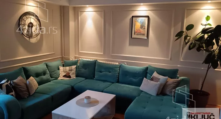 Četvoroiposoban stan | 4zida