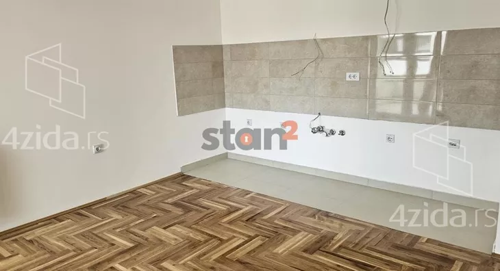 Četvoroiposoban stan | 4zida