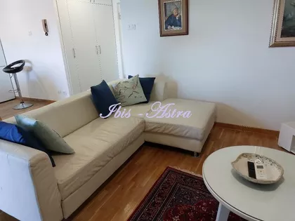 Mike Alasa | 4zida.rs