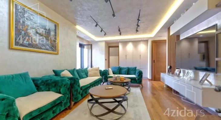 Šestosoban stan | 4zida