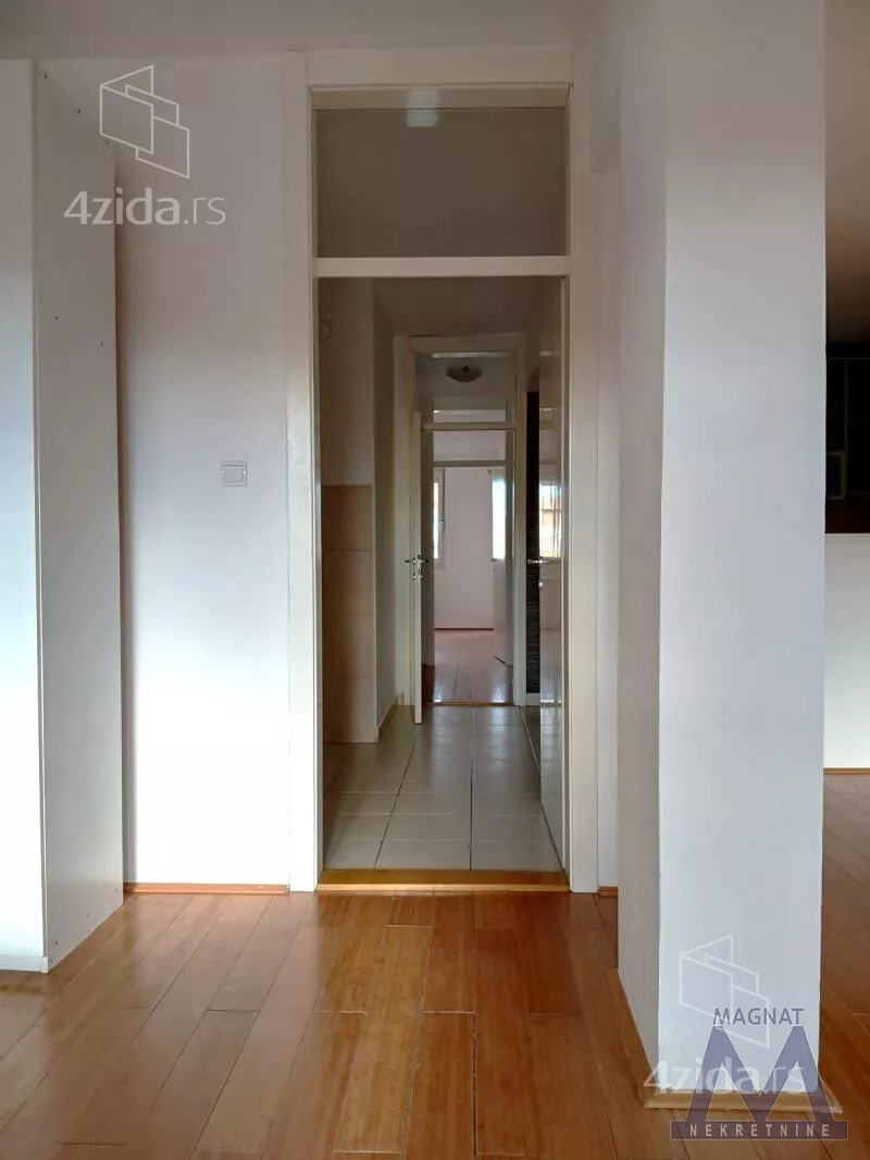 Petosoban stan | 4zida