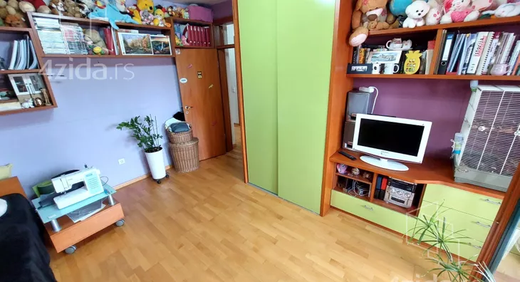 Petosoban stan | 4zida