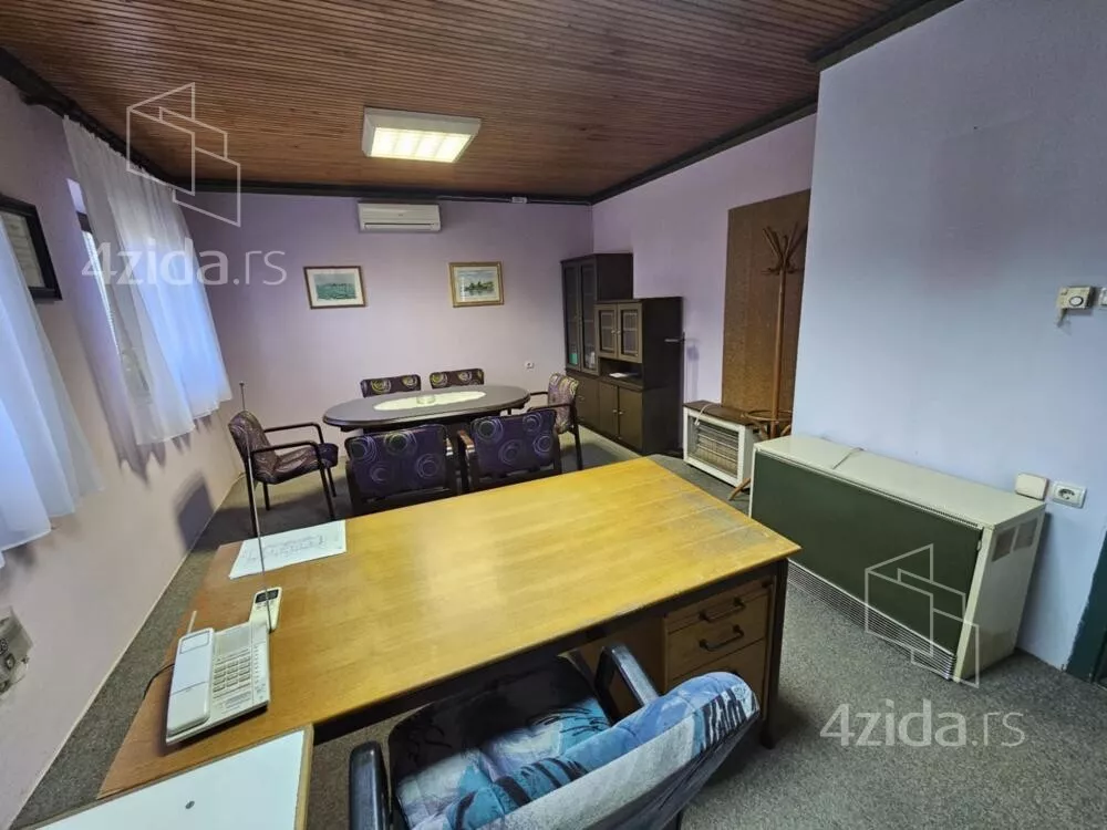 Poslovna zgrada | 4zida