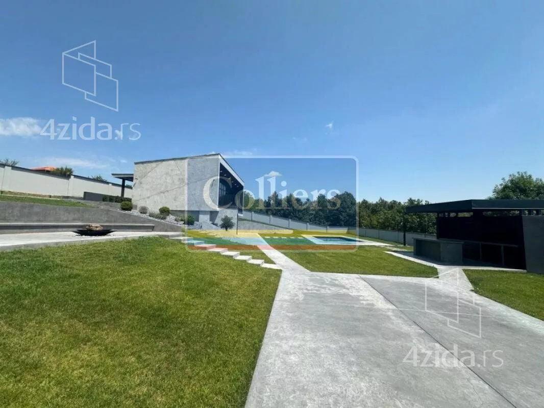 Sedmosoban stan | 4zida