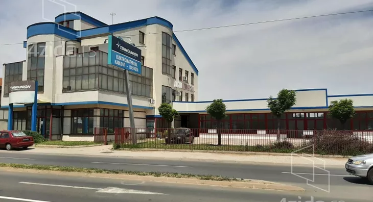 Poslovna zgrada | 4zida