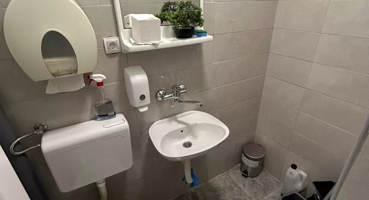 Poslovna zgrada | 4zida