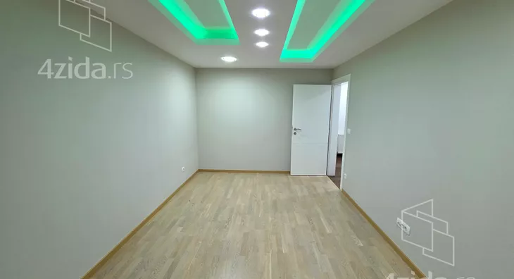 Četvoroiposoban stan | 4zida