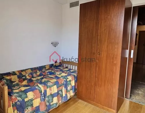 Sedmosoban stan | 4zida