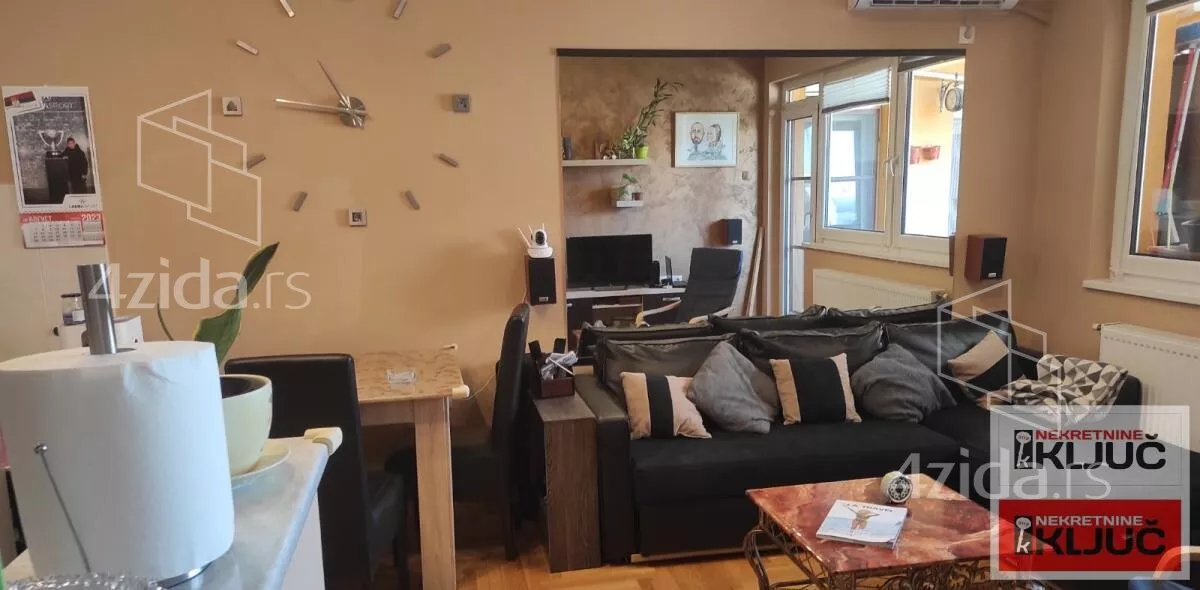 Dvoiposoban stan | 4zida