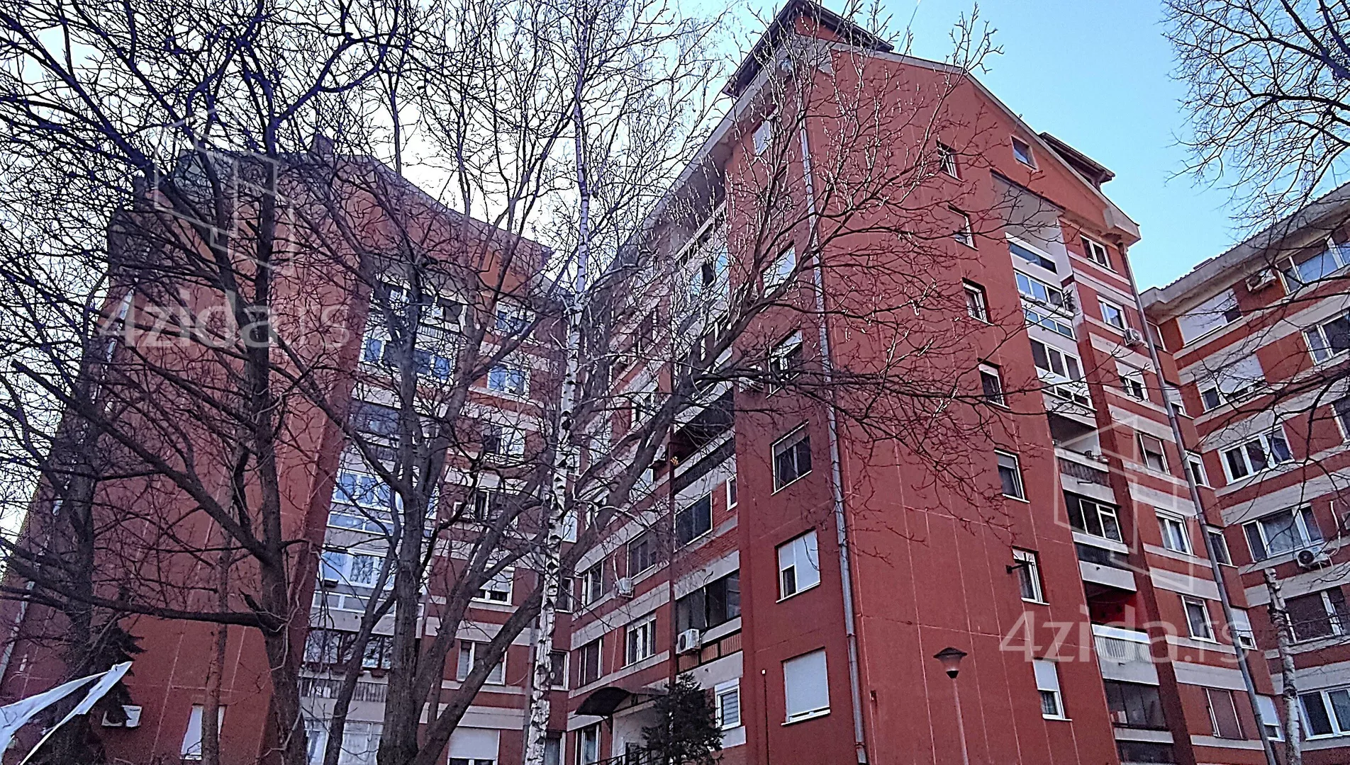 Jednoiposoban stan | 4zida