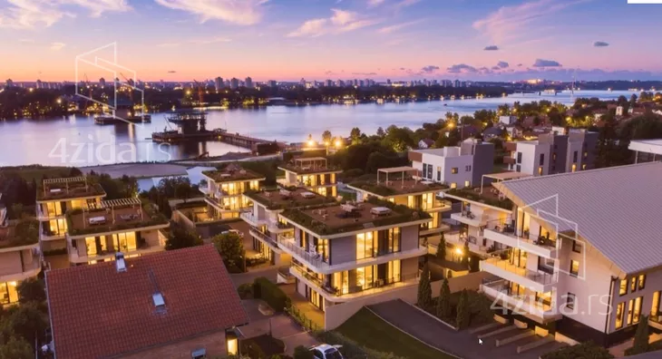 Četvoroiposoban stan | 4zida