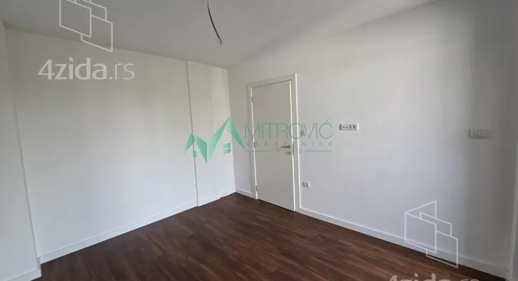 Šestosoban stan | 4zida