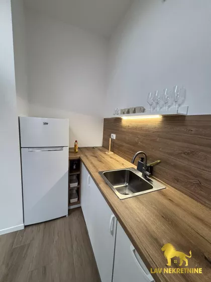 JOVANA SUBOTIĆA | 4zida.rs