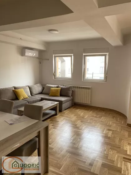 Crveni Krst Vračar | 4zida.rs