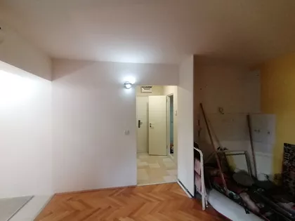 Teslino Naselje | 4zida.rs