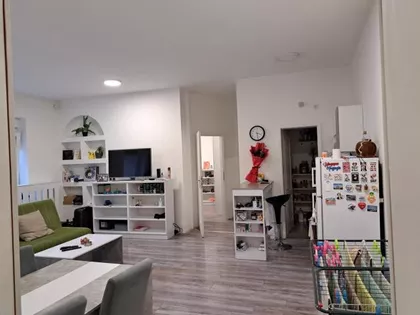 Devet Jugovića 17 | 4zida.rs