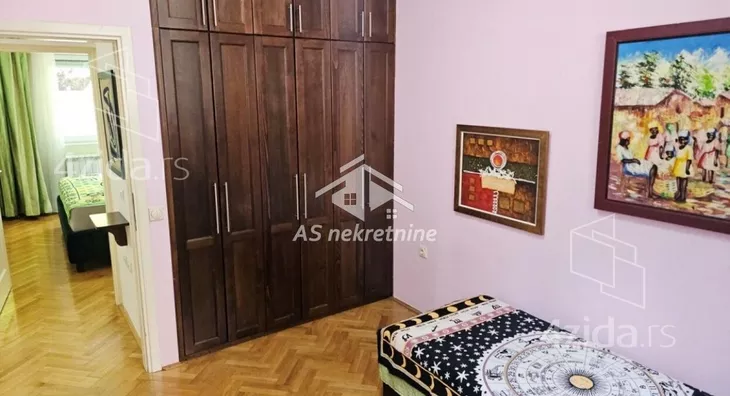 Četvoroiposoban stan | 4zida