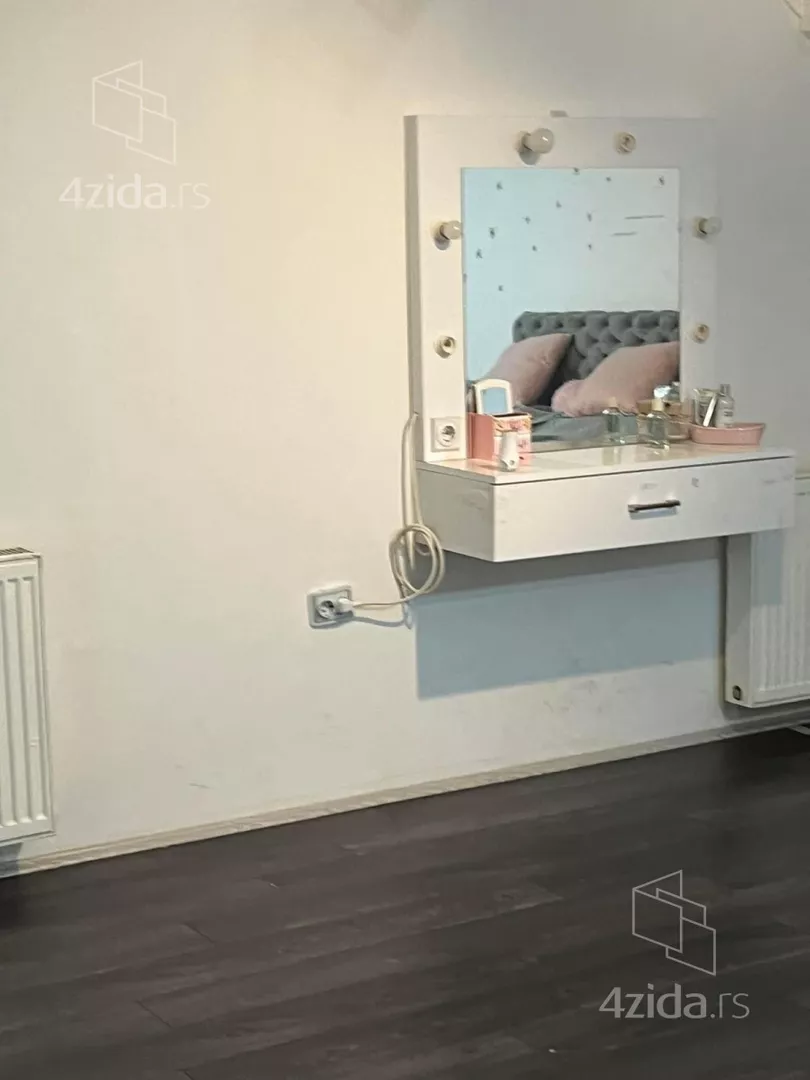 Četvoroiposoban stan | 4zida