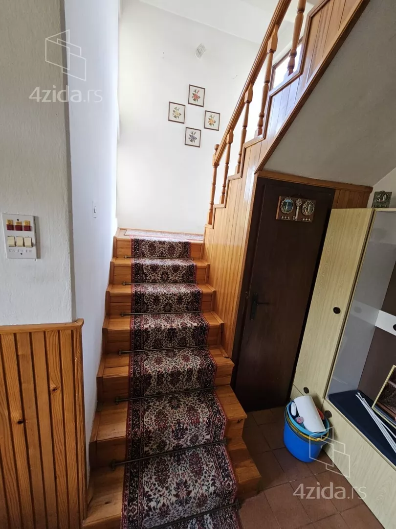 3-etažna kuća | 4zida