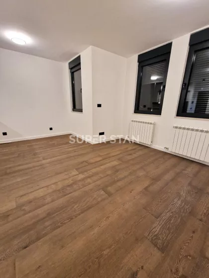 Prvomajska | 4zida.rs