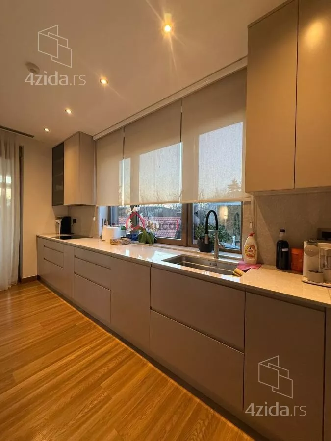 Petosoban stan | 4zida