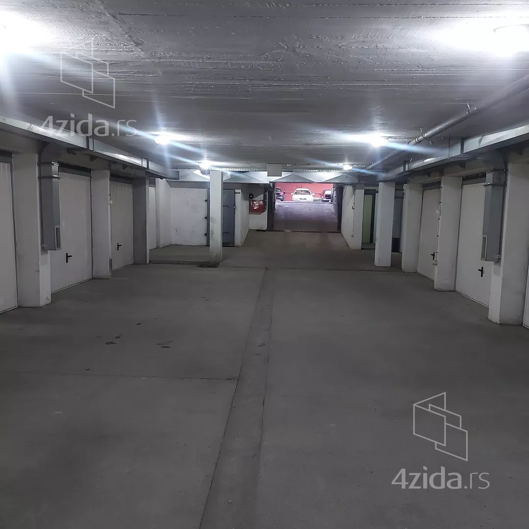 Garaža | 4zida