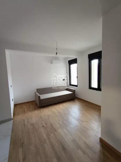 Cara Dušana | 4zida.rs