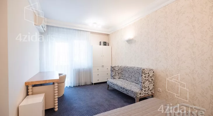 Šestosoban stan | 4zida