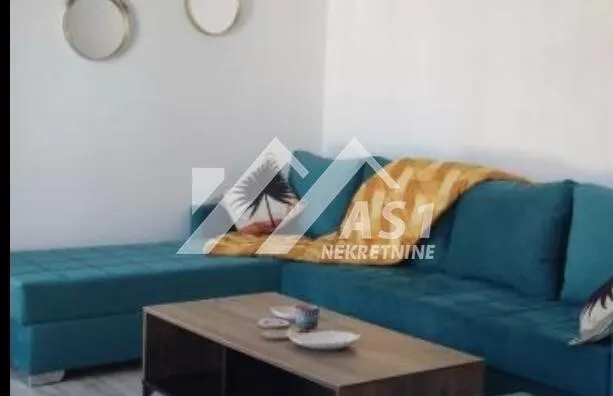 Poslovna zgrada | 4zida